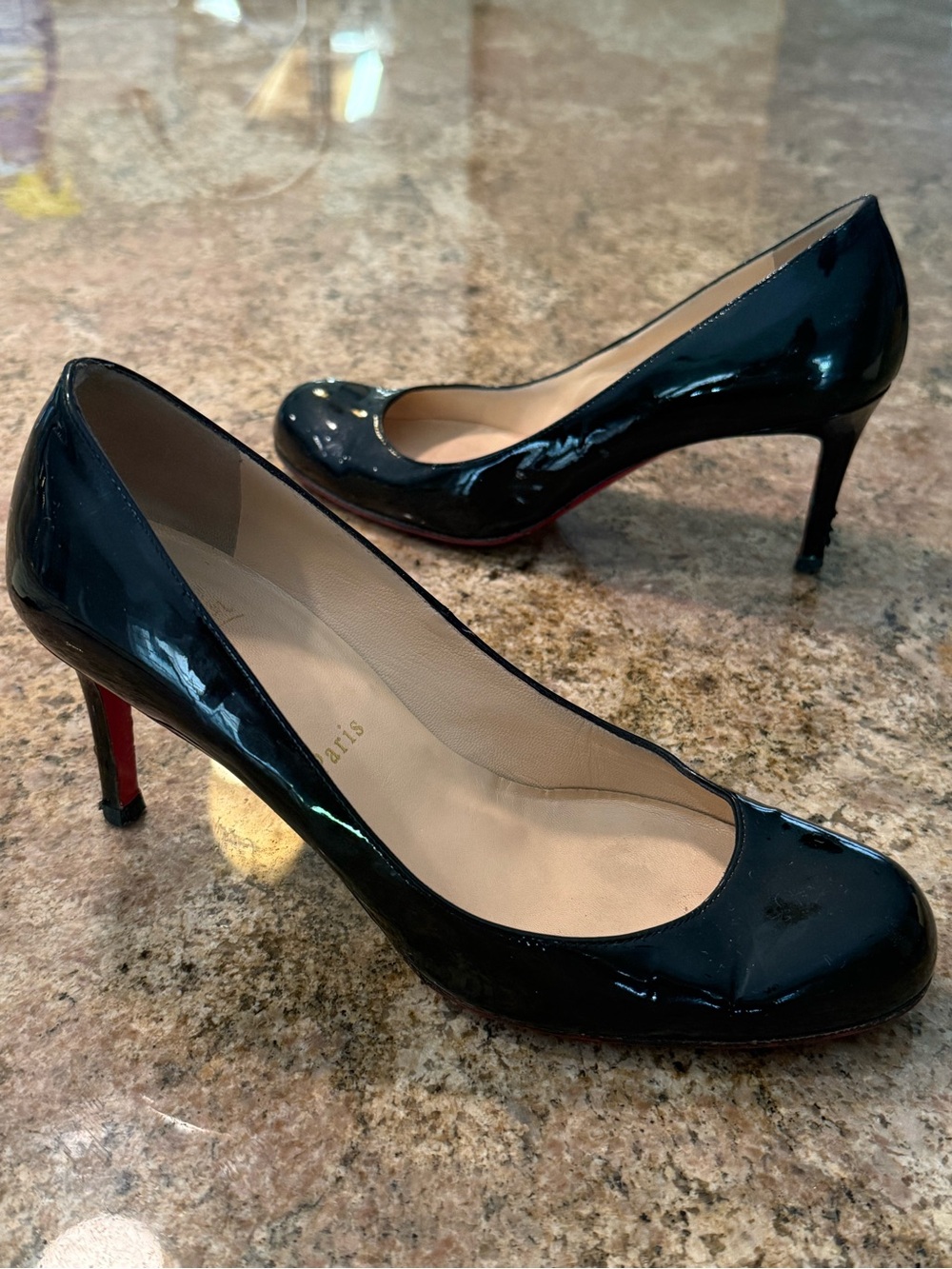 Christian Louboutin Black Patent Leather Pumps Red Sole Womens Size 37 Italy